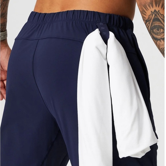 The One Jogger Sz large - Picture 3 of 5